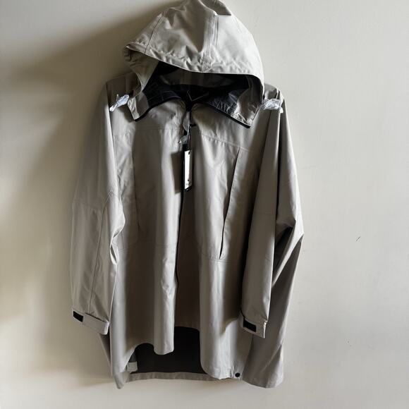 Tilley Packable Hooded Poncho NWT Womens L/XL Beige Waterproof Fabric UPF 50+ - Picture 13 of 15